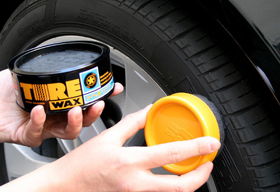 Soft99 Tire Black Wax - 04